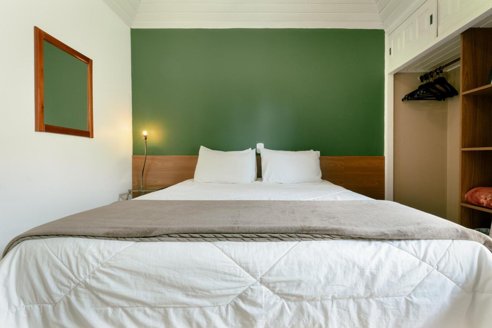 Hotel Geneve - 2Km Do Capivari Campos do Jordão Habitación foto